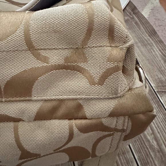 Coach signature Kyra Messenger Bag Crossbody EUC Style #16557 - Picture 11 of 12